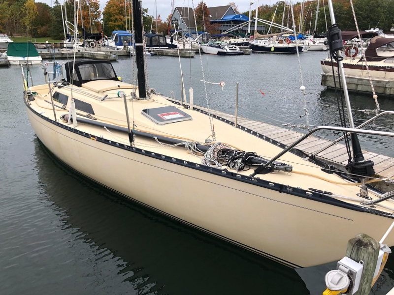 1989 Abbott 33 for sale in Grimsby, Ontario (ID-563)