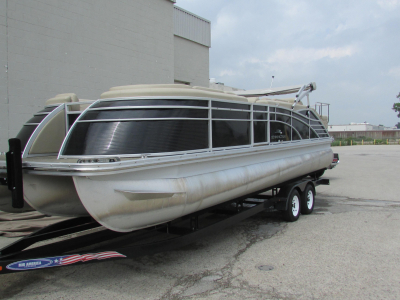 2014 Bennington 2575 QCW for sale in Erieau, Ontario at $55,993 2014 Bennington 2575 QCW for sale in Erieau, Ontario at $55,993