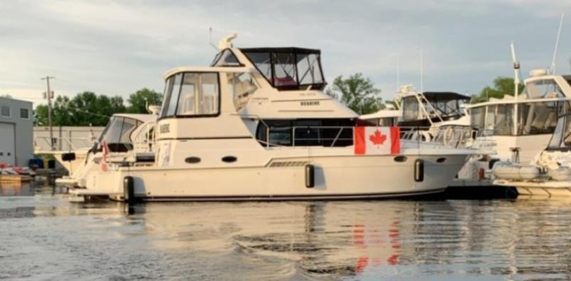 2001 Carver 404 Cockpit Motor Yacht for sale in Orillia, Ontario (ID-499)