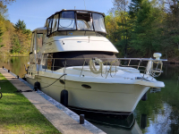 2001 Carver 404 Cockpit Motor Yacht for sale in Orillia, Ontario (ID-499)