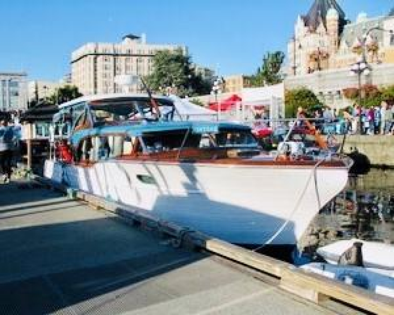 1956 Chris-Craft Constellation for sale in Port Moody, BC (ID-518) 1956 Chris-Craft Constellation for sale in Port Moody, BC (ID-518)