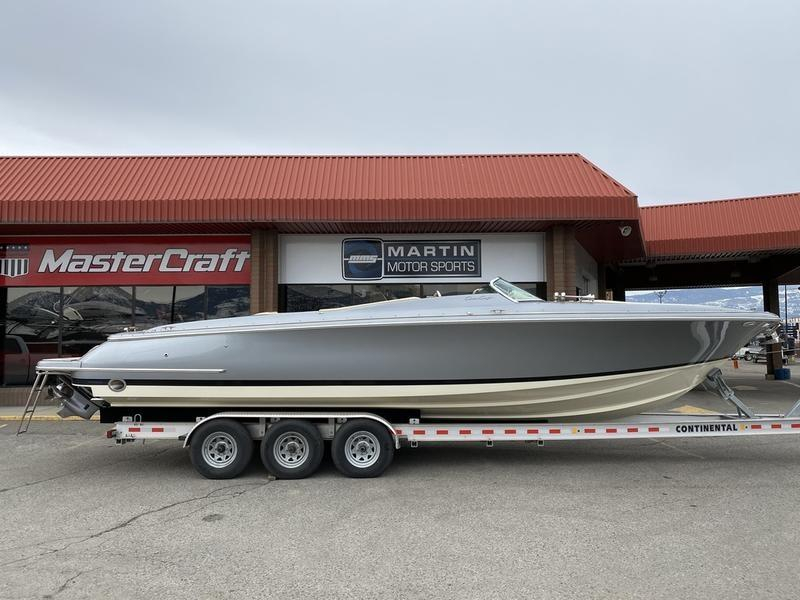 2016 Chris-Craft Launch 32 for sale in Kelowna, BC (ID-595)