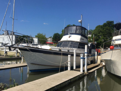 Power Boats - 1975 Gulfstar MKII sundeck Trawler for sale in Port Dover, Ontario at $58,731