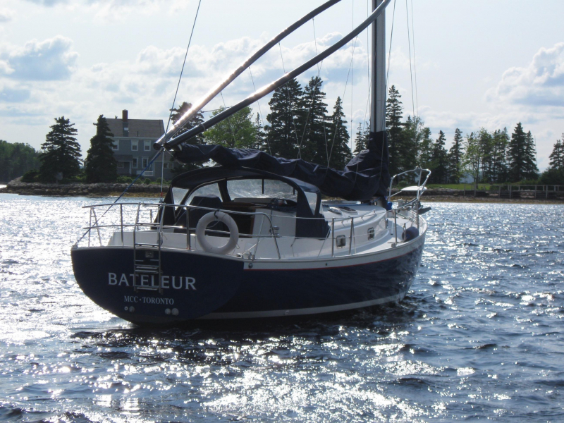 1995 Hinterhoeller Nonsuch 324 for sale in Chester, Nova Scotia (ID-607) 1995 Hinterhoeller Nonsuch 324 for sale in Chester, Nova Scotia (ID-607)