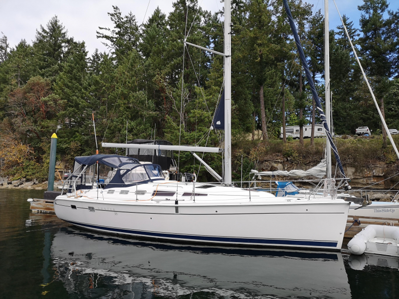 2008 Hunter 38 for sale in Ladysmith, BC (ID-598)