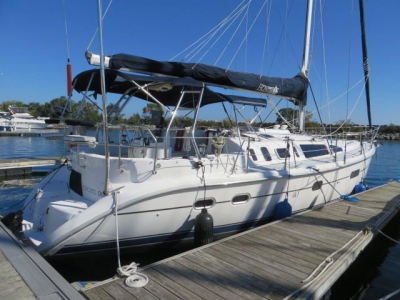 2000 Hunter 410 for sale in Venise-en-Quebec, Quebec at $101,078