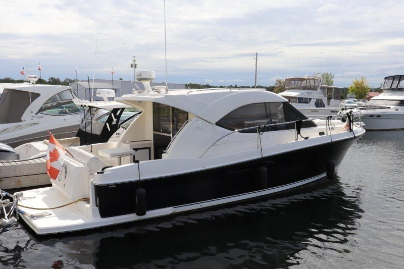 2008 Riviera 3600 Sport Yacht for sale in Orillia, Ontario (ID-502) 2008 Riviera 3600 Sport Yacht for sale in Orillia, Ontario (ID-502)